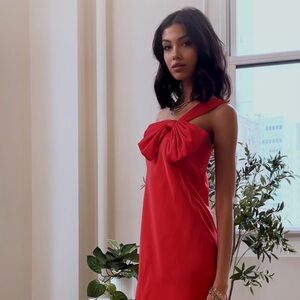 Heartloom Red One-Shoulder Sheath Midi Dress
Size M